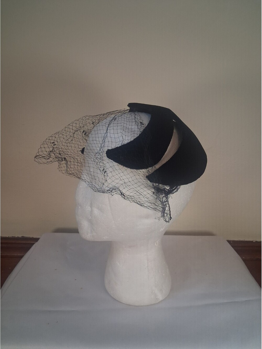 Vintage 1940s 1950s Black Velvet hat Headband With Netting, Sculptural Sleek